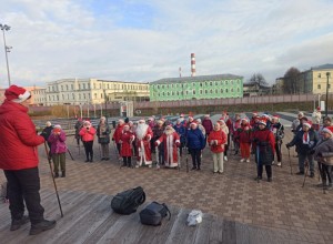 На Казанской набережной встретились Деды Морозы 