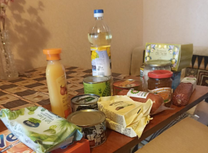 Тульским пенсионерам вручили подарочные продуктовые наборы