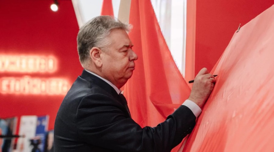 На 140-метровом «Знамени Бессмертного полка» можно написать имена близких