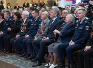 Тульские ветераны получили из рук губернатора юбилейные медали к 80-летию Победы в ВОВ
